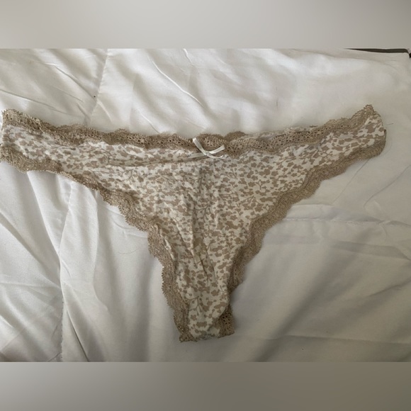 Women’s Victoria Secret Cotton with Lace Trim Thong. - Picture 1 of 3